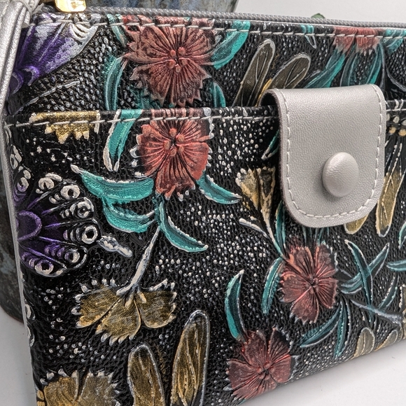 Colorful Metallic embossed wristlet /pouch - Picture 2 of 4